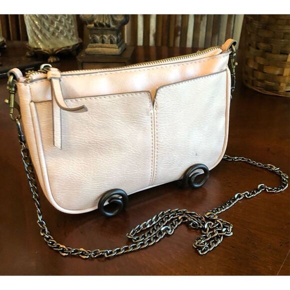 UNBRANDED - Textured Faux Leather Crossbody in Blush Pink. New Gunmetal Chain - Picture 14 of 14